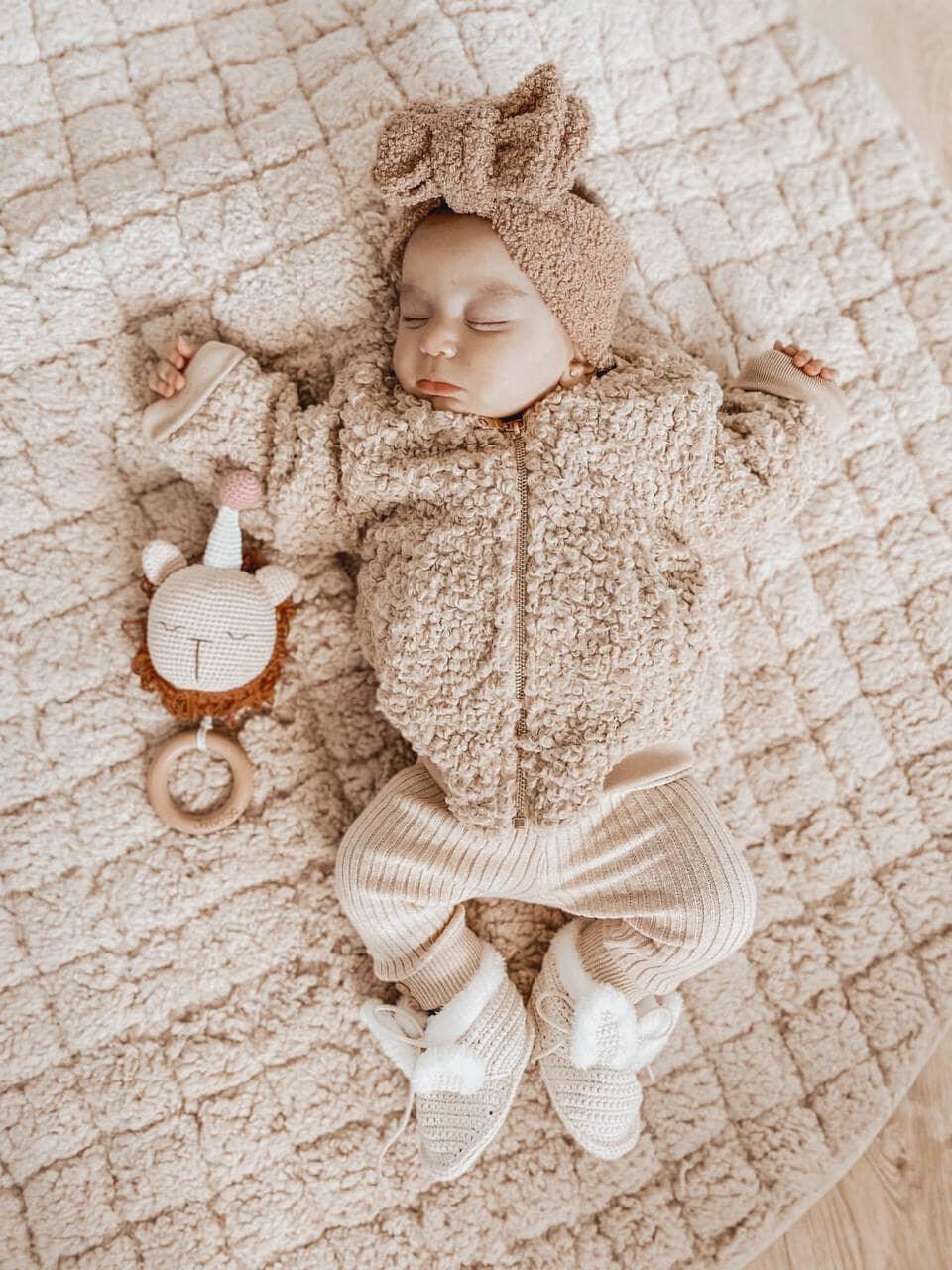 Sleeping Crochet Lion Music Box